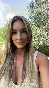 Tara Willoughby's Instagram, Twitter & Facebook