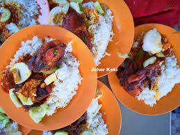 Menu makan nasi kandar di sini juga pernah diiktiraf oleh 50 chef yang mengatakan memang sedap ketika festival makanan asia pada tahun 2014. Nasi Ganja Ipoh Menu