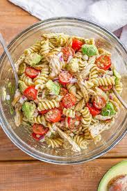 Healthy Chicken Pasta Salad With Pesto Avocado And Tomato In 2020 Chicken Pasta Salad Pasta Salad Chickpea Salad Recipes