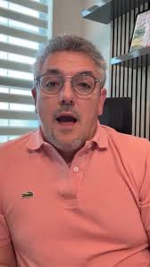 A veces, lo que impide avanzar no es lo que falta, sino lo que nos cuesta  soltar., 🧹 Haz espacio. El futuro también necesita lugar. 💫 ¡Feliz  Domingo!, #GrowthMindset #SelfImprovement #personalgrowth ...