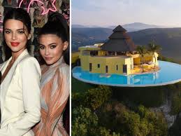 Kylie jenner left the country after celebrating her 18th birthday to frolic on the beach in mexico with her pal pia mia. Photos Of Kendall And Kylie Jenner S Mexican Vacation Villa