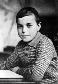 April 1930 als drittes Kind des bayrischen Finanzbeamten Hans Kohl