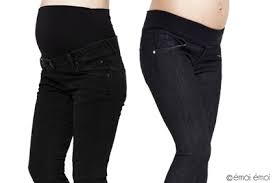 La femme enceinte d'aujourd'hui veut être belle et branchée sans exit les jeggings et les jeans un peu larges, il est temps désormais d'adopter le pantalon de femme enceinte. Pantalon De Grossesse Comment Choisir Un Pantalon De Grossesse Pratique Fr