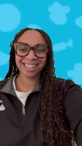 Erika Slotnick's Instagram, Twitter & Facebook