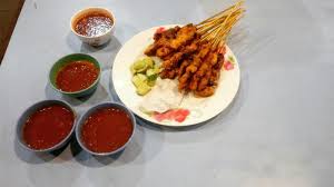 Ting, man kan tage sig til i tanjung karang. Restoran Satay Hut Tanjung Karang