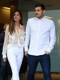 Sara carbonero, sports journalist and wife of the former goalkeeper of real madrid casillas, comes back to deal with his bad illness. Saracarbonero Twitter Search