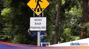 Copyright savesave papan tanda lalu lintas for later. Mengenal 6 Jenis Rambu Rambu Lalu Lintas Beserta Artinya