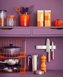 Il Colore Di Tendenza 2014 Per Imbiancare Le Pareti E Gli Abbinamenti Migliori Cucina Viola Cucina Arancione Decorazioni Arancio