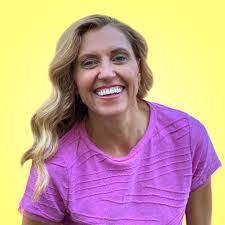 Amanda Lakey's Instagram, Twitter & Facebook