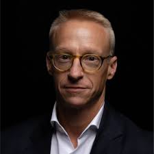 Ich freue mich sehr, mein ganzes Engagement als Vorsitzender des IHK  Gremiums Stadt Nürnberg zum Wohl unserer Unternehmen, Bürger und  Lebensqualität meiner geliebten Heimatstadt einsetzen zu dürfen un