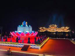 Chùa tam chúc là một điểm đến tâm linh hấp dẫn. Chua Tam Chuc Lung Linh Láº¡ Ká»³ Ä'em Ä'áº¡i Lá»… Vesak 2019 Tin Tá»©c Má»›i Nháº¥t 24h Ä'á»c Bao Lao Ä'á»™ng Online Laodong Vn