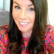 Sandra Elliott's Instagram, Twitter & Facebook