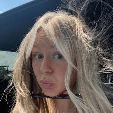 Meredith Connor's Instagram, Twitter & Facebook