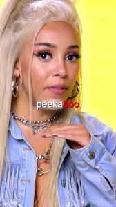 Doja Cat checks herself out 😂 @Doja Cat #dojacat #doja #rap #singing #edit