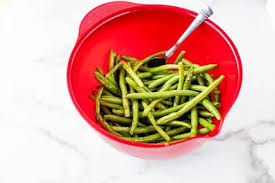 How many carbohydrates in green beanshere are carbohydrate counts for raw and steamed/boiled green beans.raw2 grams of carbs (just less) in 1 oz or 28g of string/snap green beans4 grams of carbohydrate in 10 string/snap beans (about 4 inches each)8 grams of. Keto Green Beans With Parmesan Low Carb