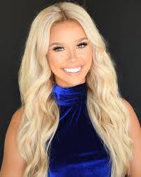 Rachel Carter's Instagram, Twitter & Facebook