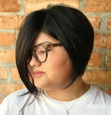 If you have a double chin, you might consider exercises to strengthen your platysma muscle. 48 Beautiful Short Hairstyles For Fat Faces And Double Chins