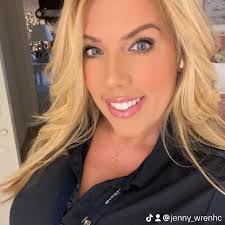 Alice Niles's Instagram, Twitter & Facebook