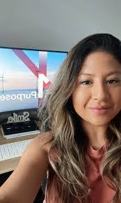 Heidi Sumner's Instagram, Twitter & Facebook