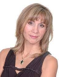 Rosanna Howell's Instagram, Twitter & Facebook