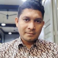 Robin is one of the smartest and most capable Straw Hats, yet Oda never  gave her Armament Haki. Because of that, she often ends up taking brutal  hits from bosses much more