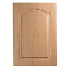 Replacing your kitchen doors is an easy way to make a rental property feel more homely and more like it belongs to you. It Kitchens Chilton Traditional Oak Effect Standard Cabinet Door W 500mm Diy At B Q