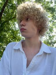 Hey, I'm from Kazakhstan 🇰🇿 I need international friends‼️