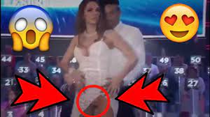 Face à son adversaire, la jeune femme a tout montré de son intimité, prouvant au passage qu'elle ne porte pas de culotte. Une Danseuse Oublie Sa Culotte En Direct A La Tele Youtube