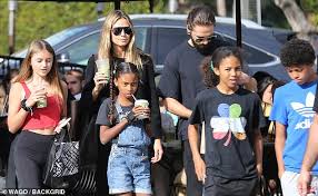 As amazing as heidi klum and seal's initial meeting sounds, the timing wasn't the most ideal. Seal Cuts A Casual Figure As He Heads Out Alone To Pick Up Groceries Readsector