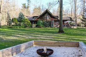 Large Beautiful House From The 1960s In Westchester New York New York Homes Modern House Modern House Design