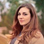 Samantha Ringer's Instagram, Twitter & Facebook