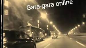 C bm dia untukku bukan untukmu am g dia milikku bukan milikmu f em pergilah kamu, jangan kau ganggu (lihatlah nanti, lihatlah saja) dm g biarkan aku mendekatinya c bm kamu tak akan mungkin am g mendapatkannya karena dia f em berikan aku pertanda cinta (juga) dm g janganlah. Chords For Gara Gara Online Zero1five