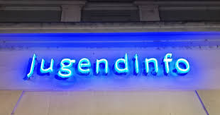Zudem widmen wir uns der frage nach der optimalen uhrzeit, um den nachwuchs ins bett zu schicken sowie der informieren sie sich über die angaben des jugendschutzgesetzes und holen sie sich ein paar empfehlungen, wenn es ums ausgehen. Kind Allein Zuhaus