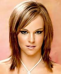 16 frisuren ab 50 stufig kurzhaarschnitt blondtone modische. Frisurenvorschlage Ab 50 Mittellang Stufig Strahnchen Modische Frisuren Fur Frauen Ab 50 Und Haar Langhaarfrisuren Mittellange Haare Frisuren Damen Lange Haare