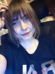 Hii, I'm Lulu, 18 🩷 I'm either gaming 🎮, binging anime 📺, or thinking  about the weirdest stuff at 3 AM 🌙 If you ever need someone to chat with  or share