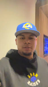 Nosotros: feliz cumple, coach 🎂 Coach McVay: