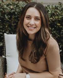 Ashley Nott's Instagram, Twitter & Facebook