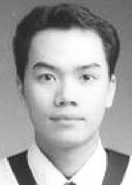 Automatic information extraction from semi-structured Web pages by pattern  discovery