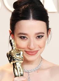 Mikey Madison tiene un objetivo: "Lo único que quiero es tener suficiente  dinero para lograrlo"