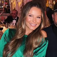 Margo Paris's Instagram, Twitter & Facebook