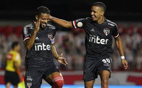 Hulk faz linda jogada pelo meio, invade a área, toca para hyoran na direita, que cruza rasteiro para a pequena área. Brasileirao 2020 Where To Watch Sao Paulo Vs Atletico Mg Live On Tv And Online Entertainment Prime Time Zone
