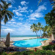 Voyager Beach Resort Mombasa On Instagram Whether It S The Pool Or The View Infinity Isn T Just A Concept At Voyagerbeach Ke Hotels Am Meer Pool