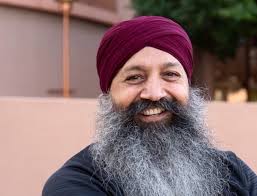 Holly Singh's Instagram, Twitter & Facebook