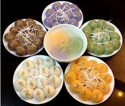 Tết hàn thực còn có tên khác là tết bánh trôi bánh chay nên trong ngày này bạn nên dâng lên tổ tiền, thần tài của mình món bánh trôi bánh chay. Ngay Táº¿t Han Thá»±c 3 3 Am Lá»‹ch