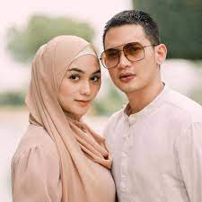 Aku baru pulang syuting jam 11 malam. Alami Demam Tinggi Istri Rezky Aditya Terpaksa Dilarikan Ke Igd Citra Kirana Enggak Kuat Banget Pikiran Rakyat Com