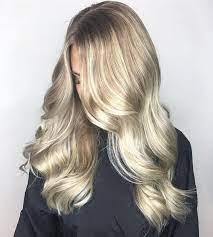 Ice Blonde Babylights Balayage Schwarzkopf Igora Royal Hair By Erin Juju Hair Lounge Vancouv Cool Hairstyles Best Hair Salon Blonde Babylights Balayage