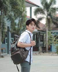 Berandal Kayak Dia Terlalu Lucky Dapetin Cewe Kayak Lo Lokal Y Fiksipenggemar Fiksi Penggemar Amreading Book Komedi Romantis Pas Foto Orang Lucu