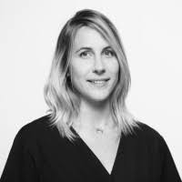 Hollie Dobson's Instagram, Twitter & Facebook