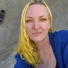 Whats a good side dish to go with chili and cornbread for a big party?