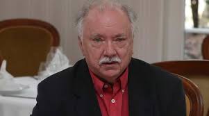 Orbán viktor kedvenc sportjáról, soros györgyről és az egészségügyről is beszélgetett kálmán olga, farkasházy tivadar és herényi károly. Farkashazy Tivadar Fiatalokat Megszegyenyito Formaban Van Elarulta A Titkat Blikk